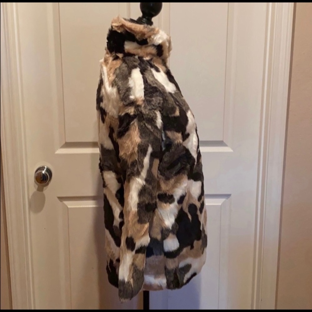 All the Marbles faux fur coat. - Picture 4 of 6